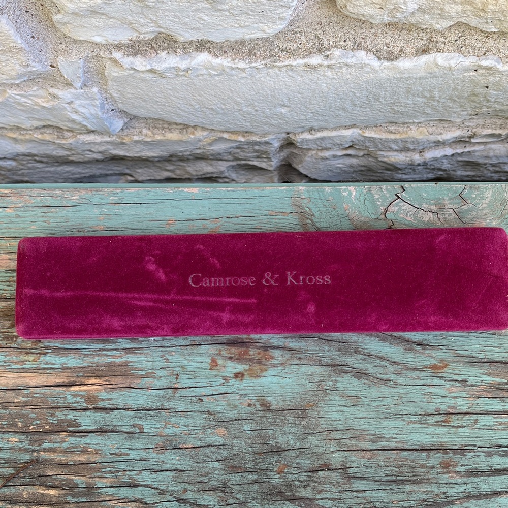 Camrose & Kross 18k gold-plated French Herald bracelet. - Picture 9 of 9